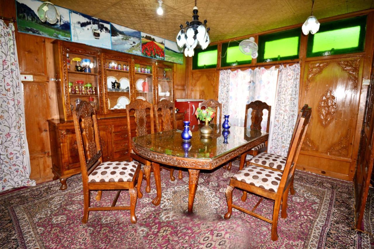 Heritage Shreen Houseboat Hotel Srinagar  Exterior photo