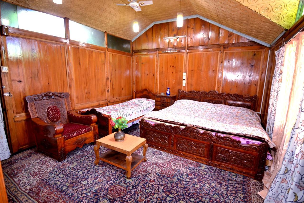 Heritage Shreen Houseboat Hotel Srinagar  Exterior photo