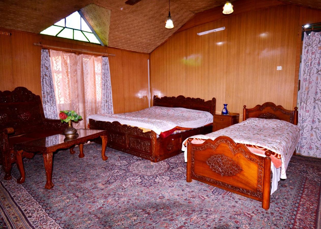 Heritage Shreen Houseboat Hotel Srinagar  Exterior photo