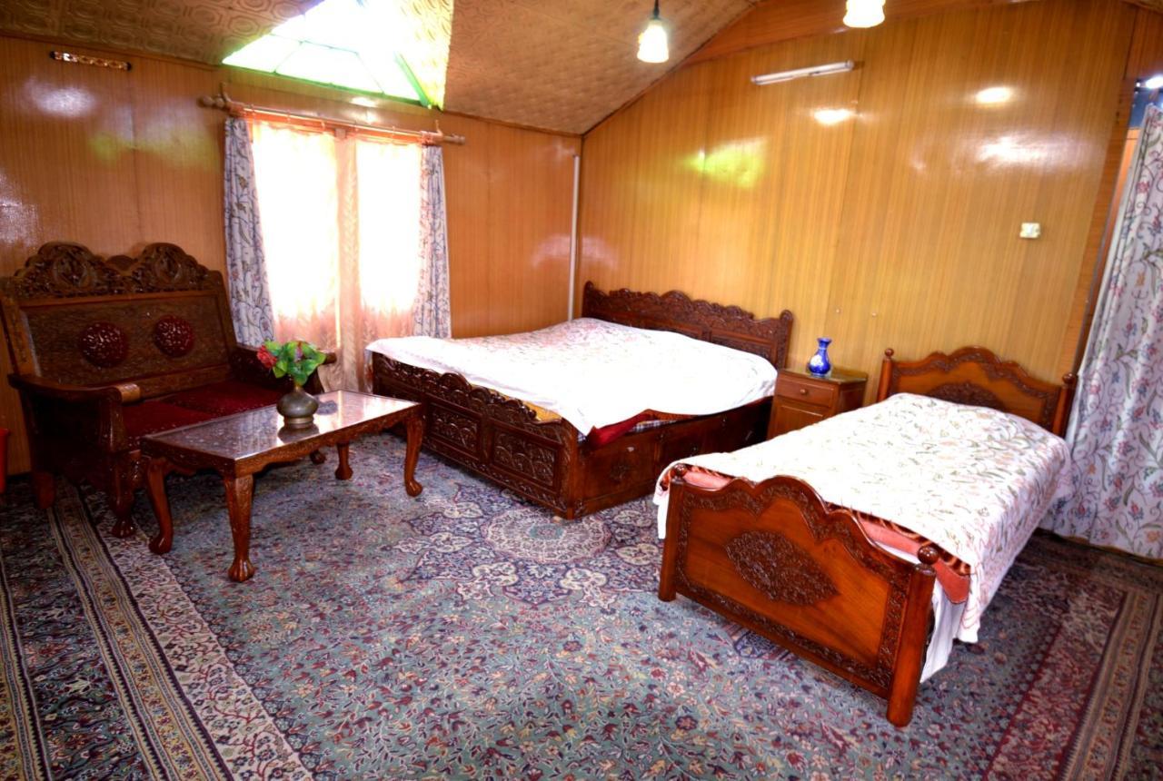 Heritage Shreen Houseboat Hotel Srinagar  Exterior photo