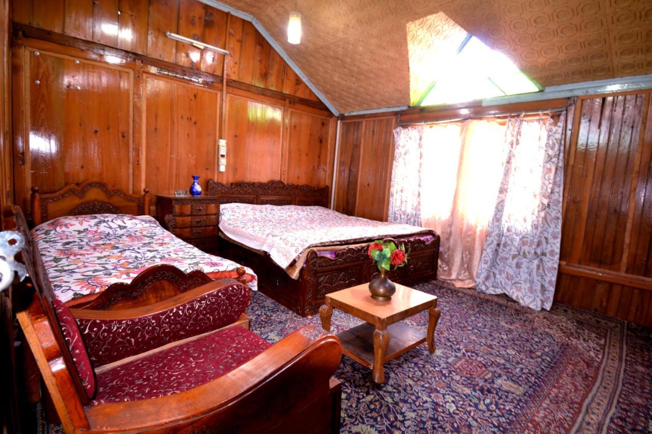 Heritage Shreen Houseboat Hotel Srinagar  Exterior photo
