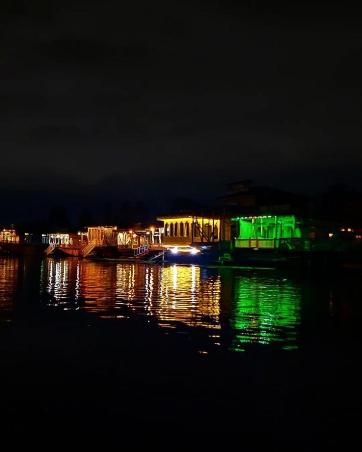 Heritage Shreen Houseboat Hotel Srinagar  Exterior photo