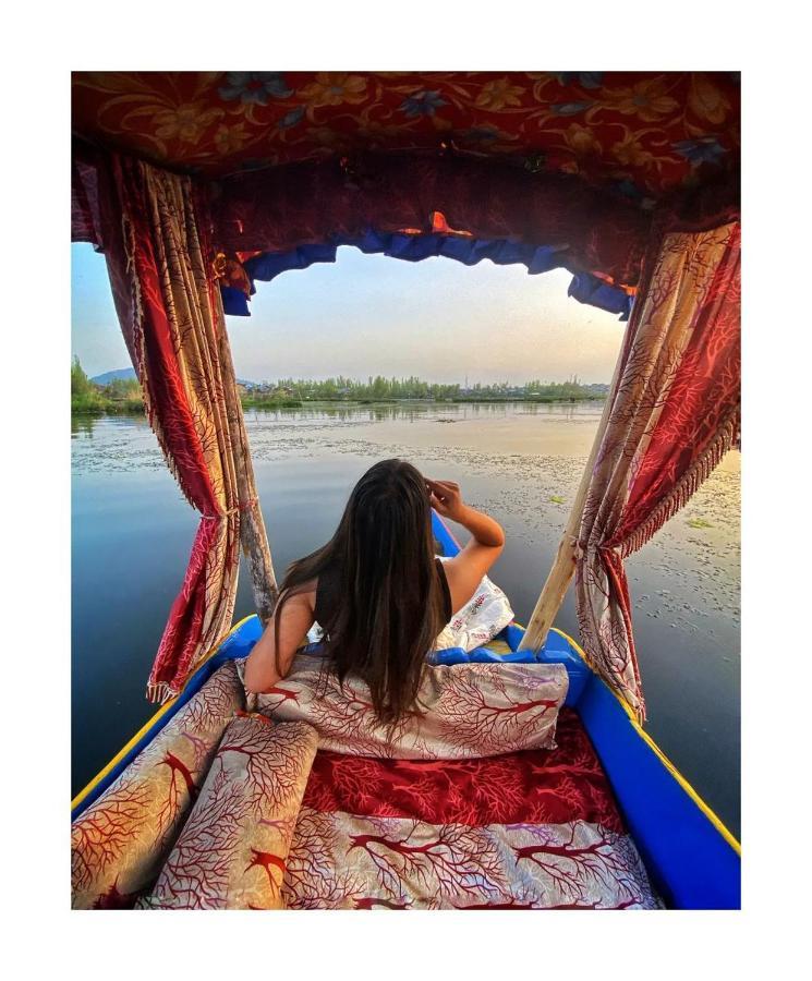 Heritage Shreen Houseboat Hotel Srinagar  Exterior photo