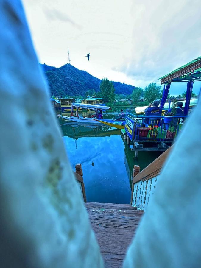 Heritage Shreen Houseboat Hotel Srinagar  Exterior photo