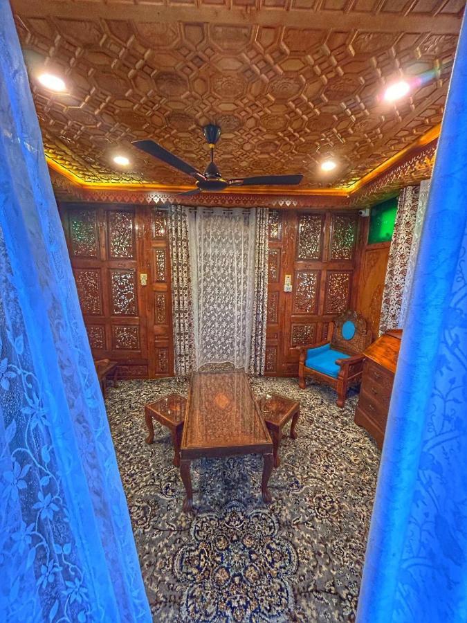 Heritage Shreen Houseboat Hotel Srinagar  Exterior photo