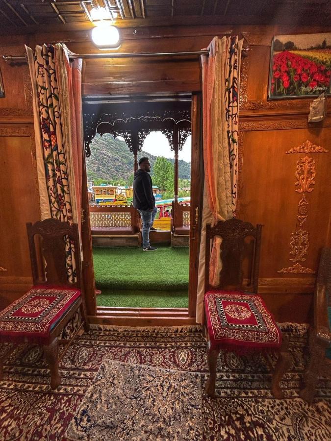Heritage Shreen Houseboat Hotel Srinagar  Exterior photo