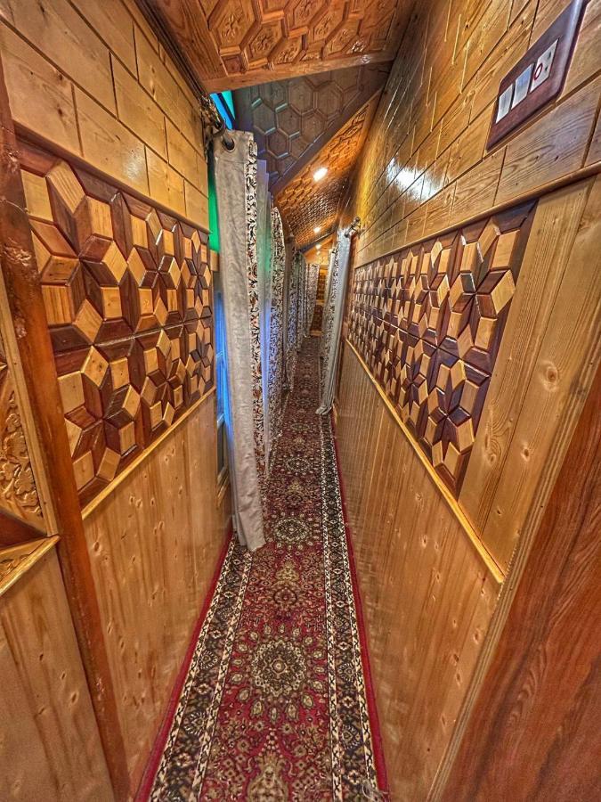 Heritage Shreen Houseboat Hotel Srinagar  Exterior photo