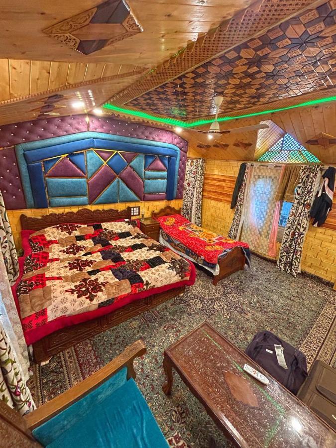 Heritage Shreen Houseboat Hotel Srinagar  Exterior photo