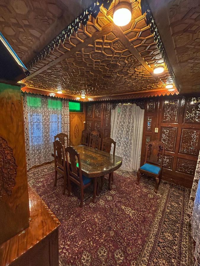 Heritage Shreen Houseboat Hotel Srinagar  Exterior photo